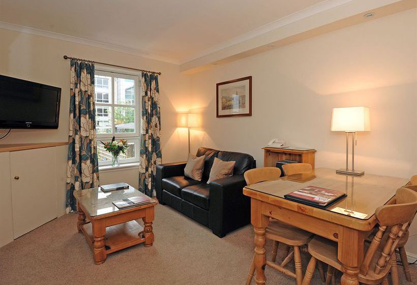 Fountain Court Grove Apartments