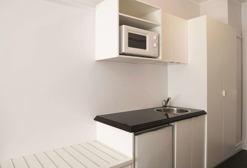 Adina Apartment Hotel Brisbane Anzac Square