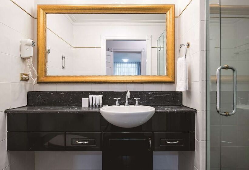 Adina Apartment Hotel Brisbane Anzac Square