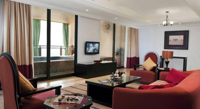 هتل Al Ain Rotana