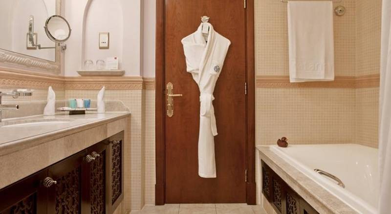 هتل Al Ain Rotana