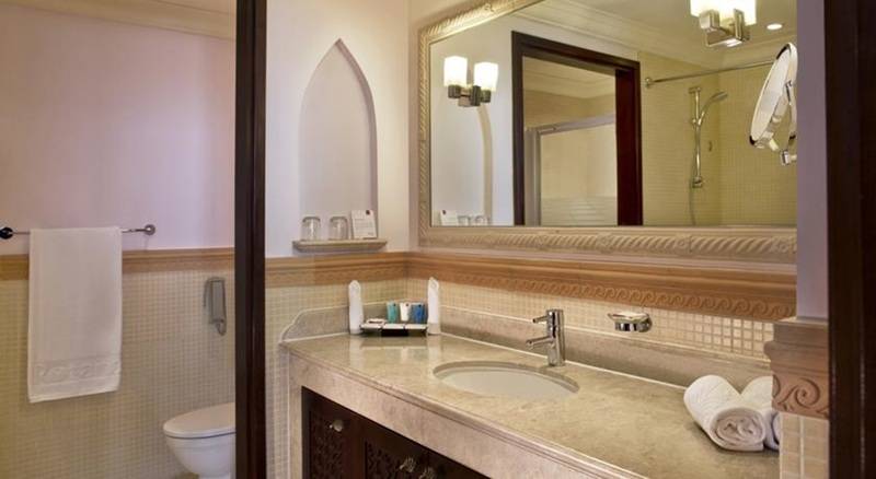 هتل Al Ain Rotana