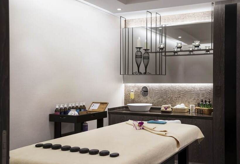 Отель Al Maha Arjaan By Rotana