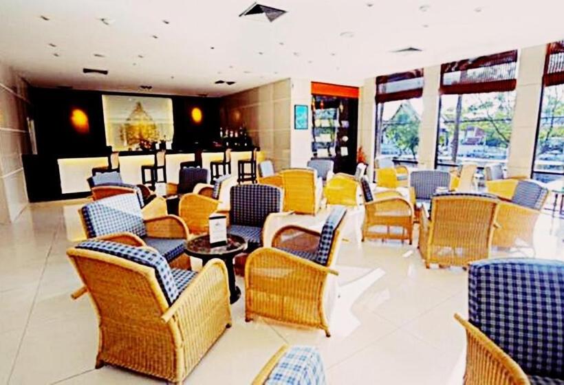 Amora Thapae Hotel Chiang Mai