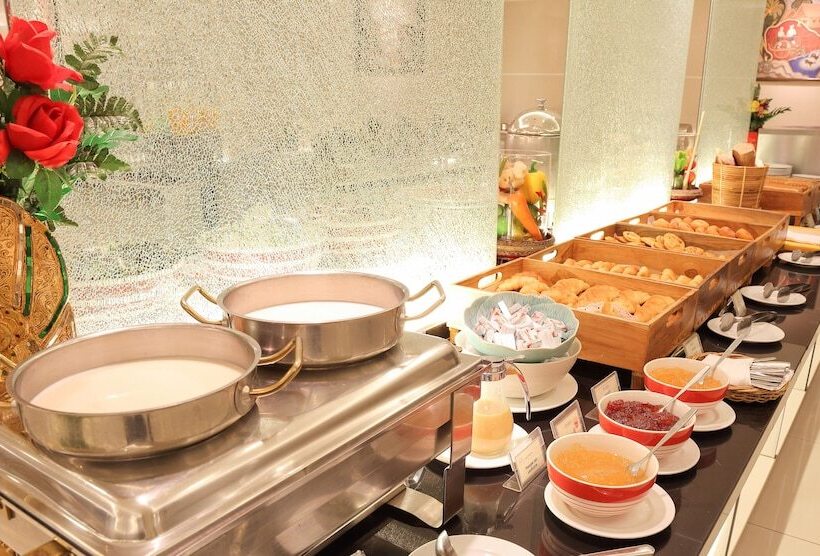 Amora Thapae Hotel Chiang Mai