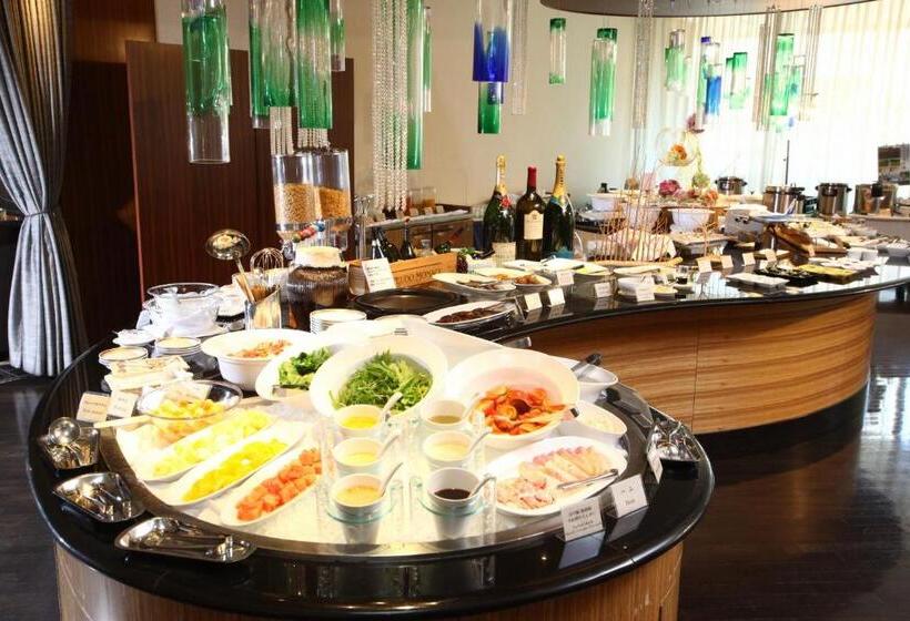 هتل Ana Crowne Plaza Kumamoto New Sky, An Ihg