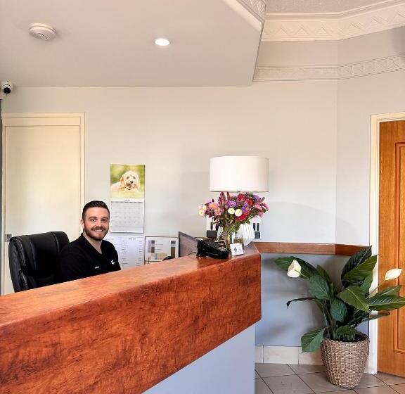 هتل Boulevard Lodge Bundaberg