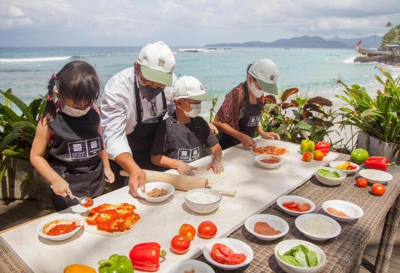 בית מלון כפרי Candi Beach Resort & Spa