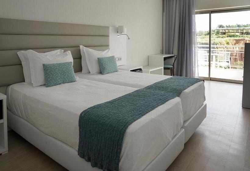 בית מלון כפרי Carvi Beach