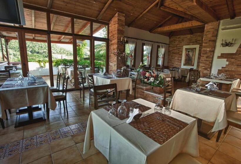 호텔 Castello Rosso