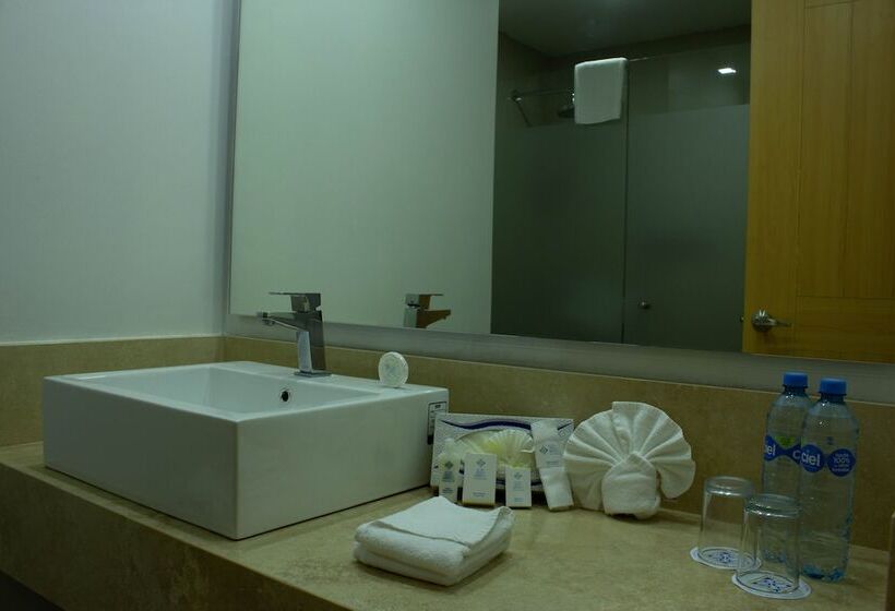هتل Castillo Huatulco & Beach Club