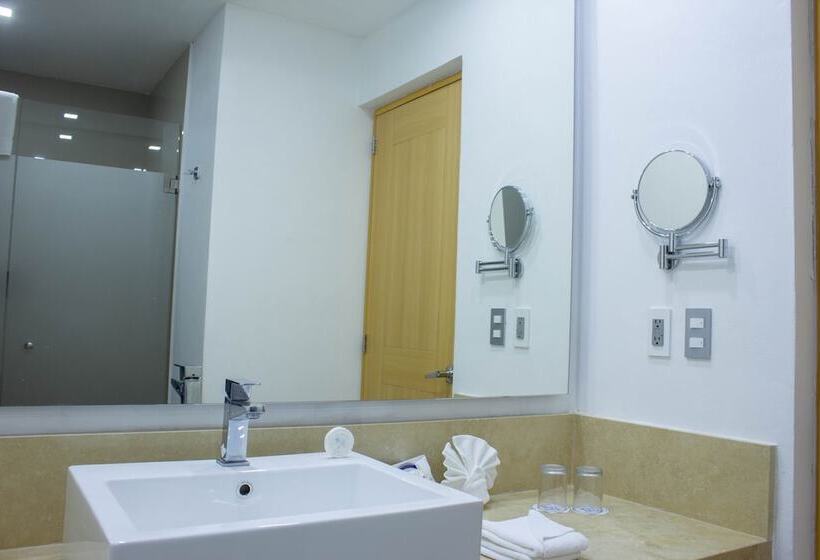 هتل Castillo Huatulco & Beach Club