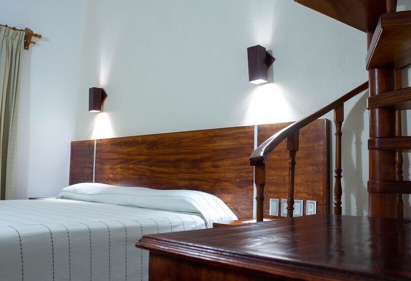 Отель Castillo Huatulco & Beach Club