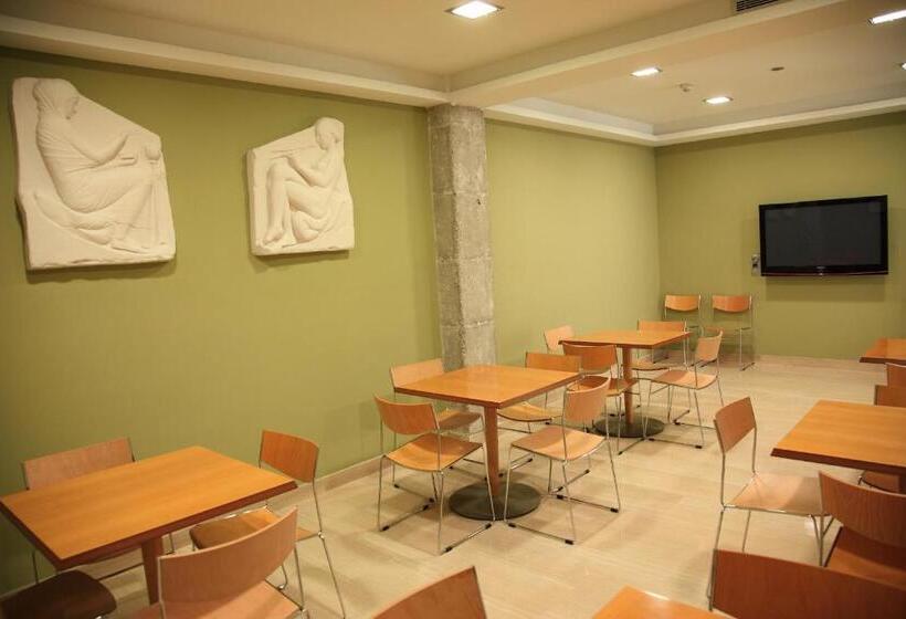 Отель Cesaraugusta