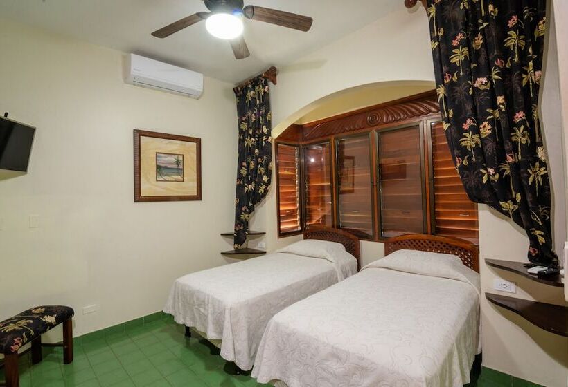 فندق Club Del Mar Oceanfront