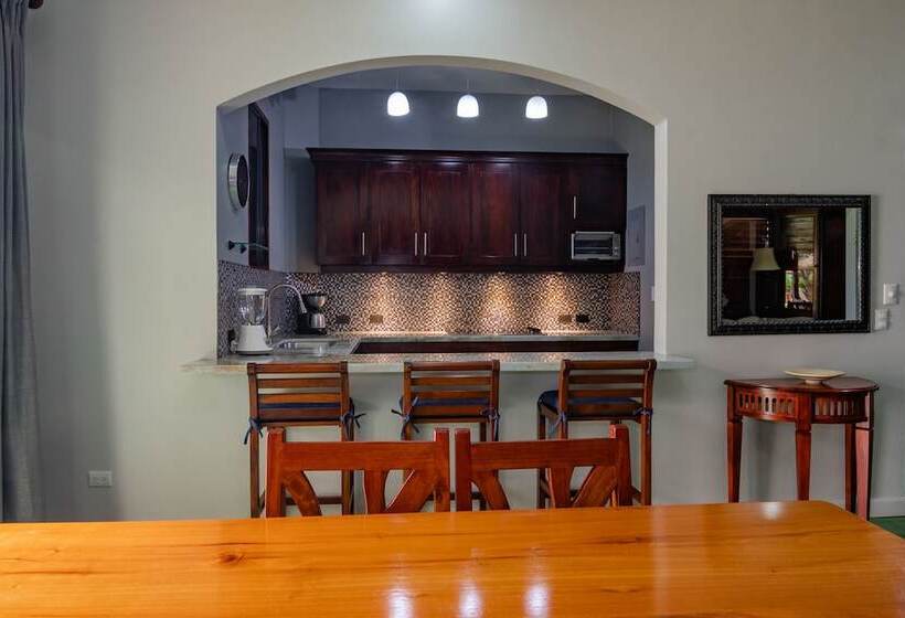 فندق Club Del Mar Oceanfront