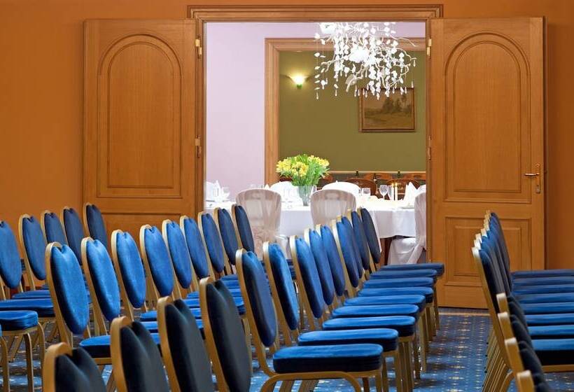 هتل Concertino Zlata Husa