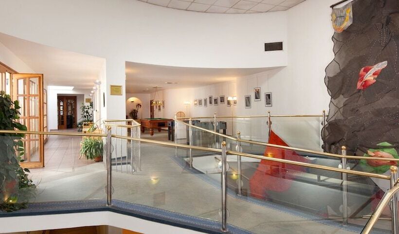 هتل Concertino Zlata Husa