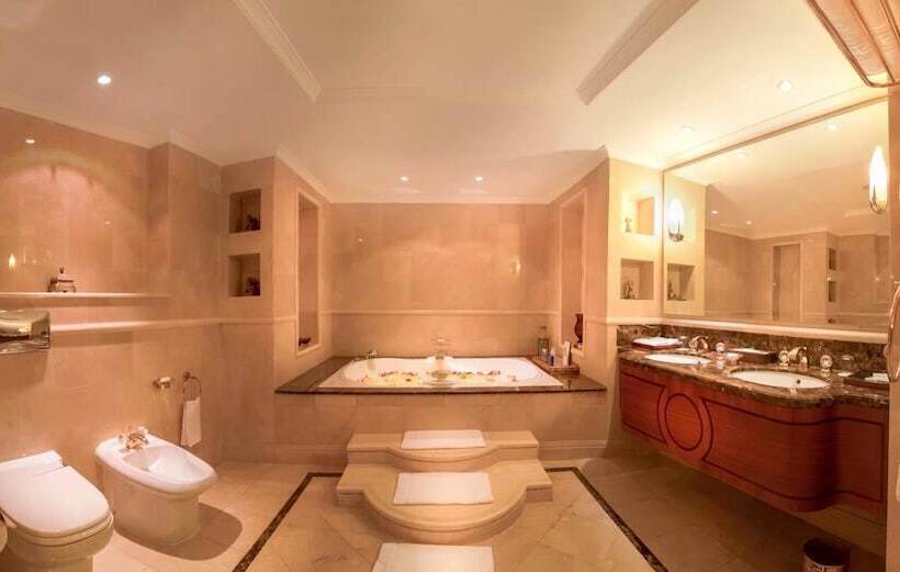 Corniche Hotel Abu Dhabi