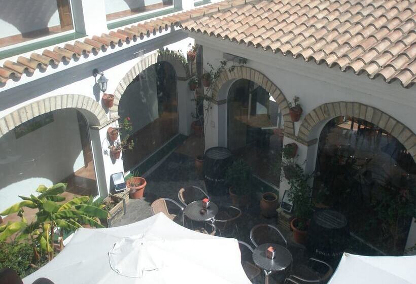 فندق Cortijo Los Gallos
