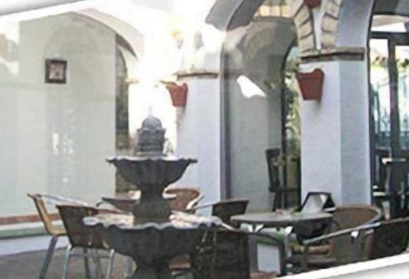 فندق Cortijo Los Gallos