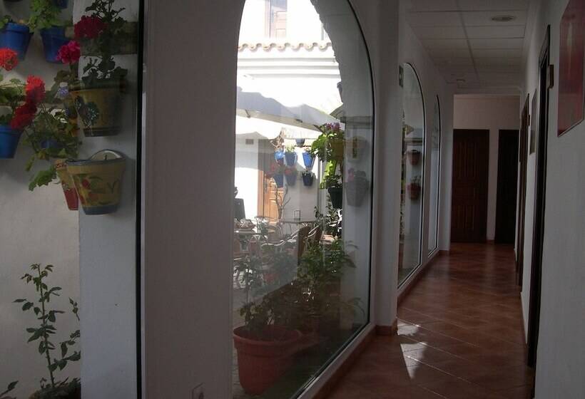 فندق Cortijo Los Gallos