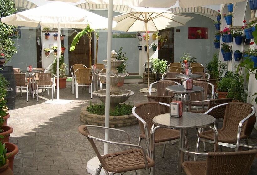 فندق Cortijo Los Gallos