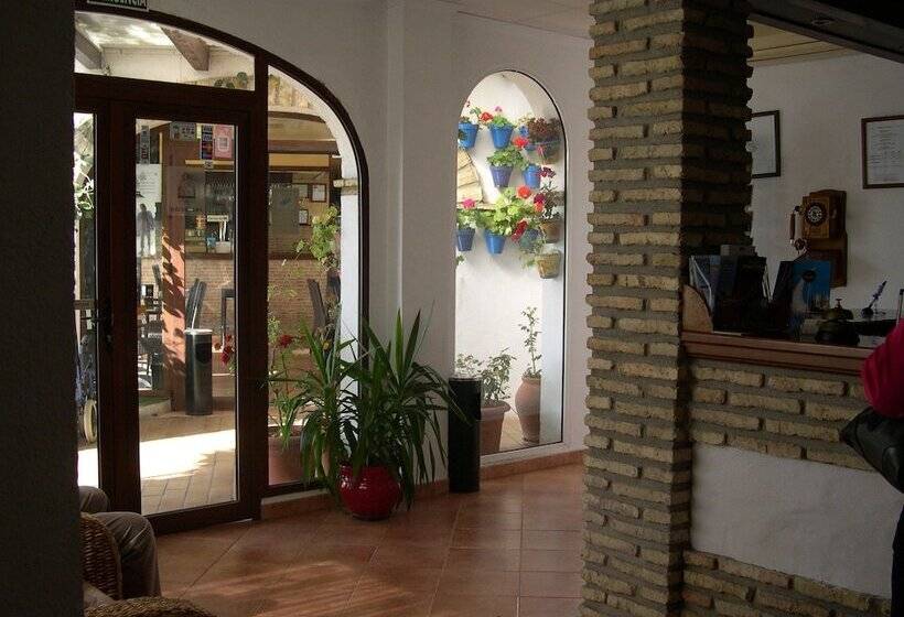 فندق Cortijo Los Gallos