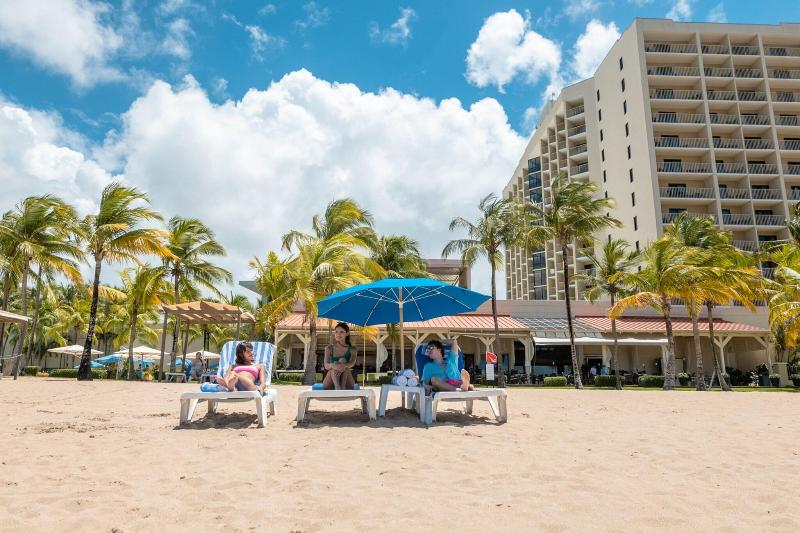 ホテル Courtyard By Marriott Isla Verde Beach Resort