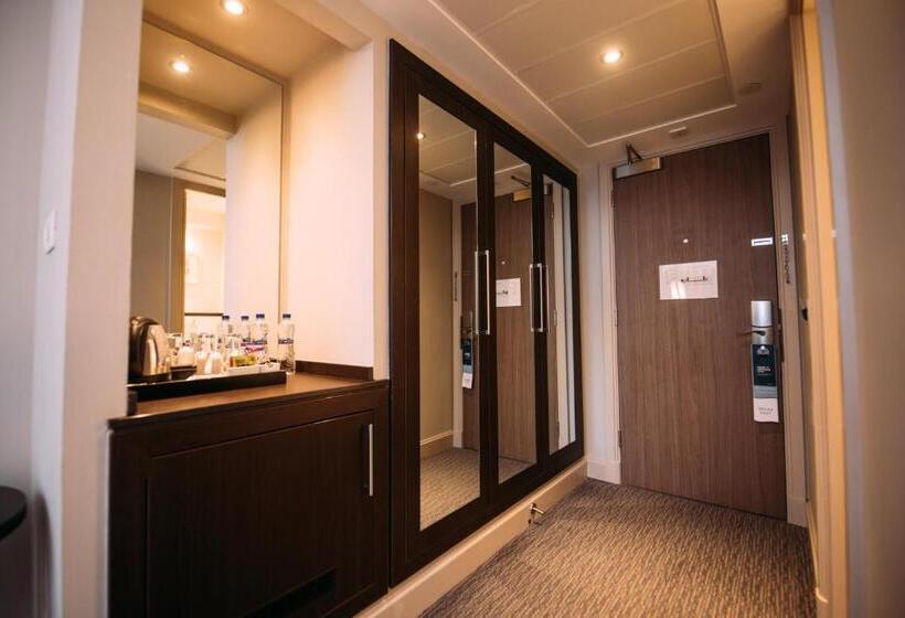 בית מלון כפרי Crowne Plaza   Belfast, An Ihg