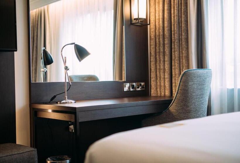 בית מלון כפרי Crowne Plaza   Belfast, An Ihg