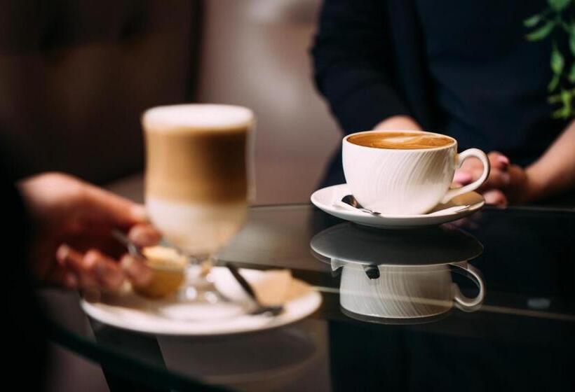 בית מלון כפרי Crowne Plaza   Belfast, An Ihg