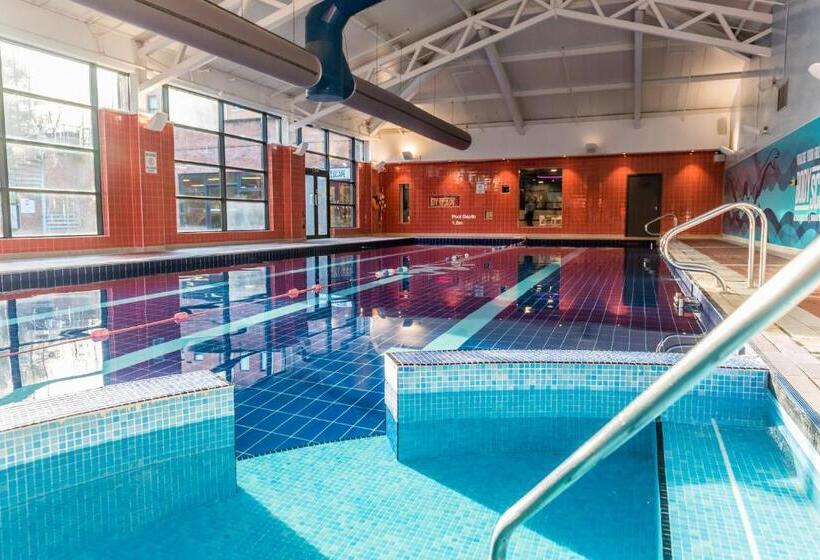 בית מלון כפרי Crowne Plaza   Belfast, An Ihg