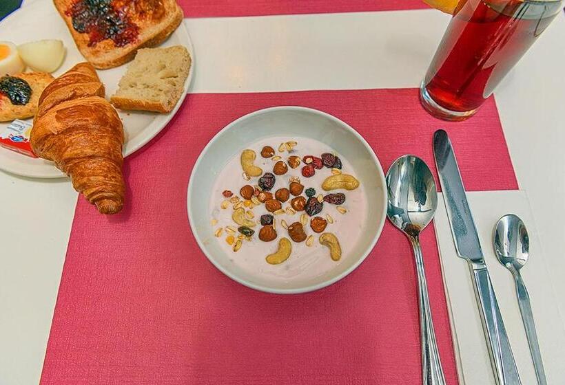 בית מלון כפרי Des Alpes Bulle Center