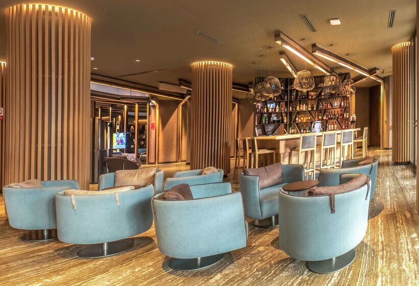 هتل Doubletree By Hilton Iquitos