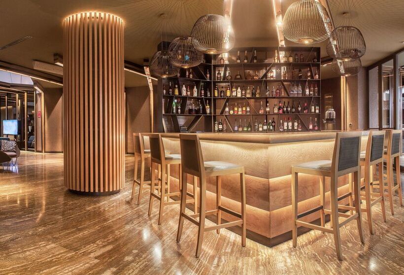 هتل Doubletree By Hilton Iquitos