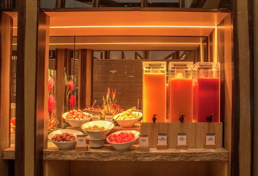 هتل Doubletree By Hilton Iquitos