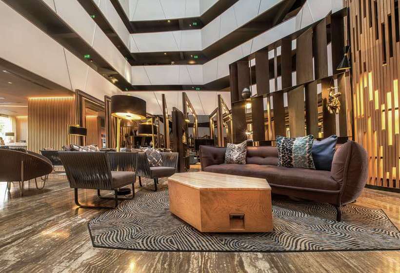 هتل Doubletree By Hilton Iquitos