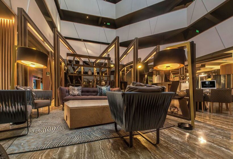 هتل Doubletree By Hilton Iquitos