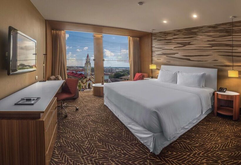 فندق Doubletree By Hilton Iquitos