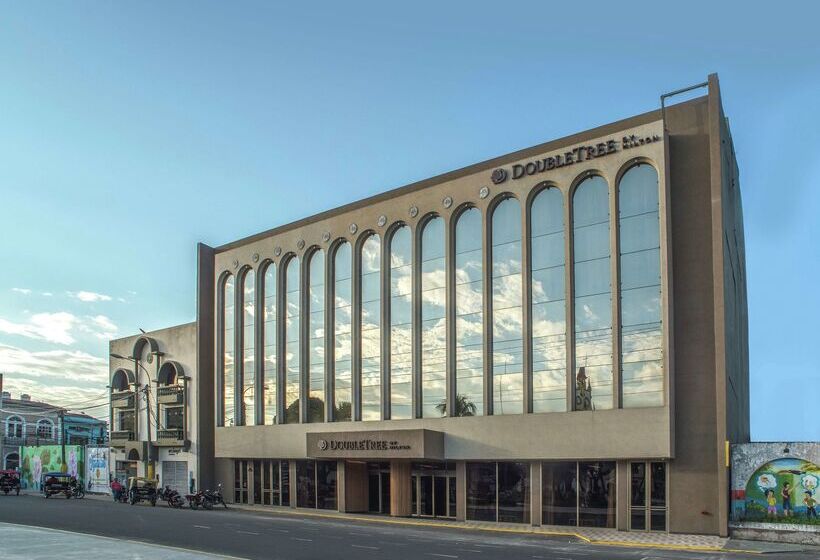 هتل Doubletree By Hilton Iquitos