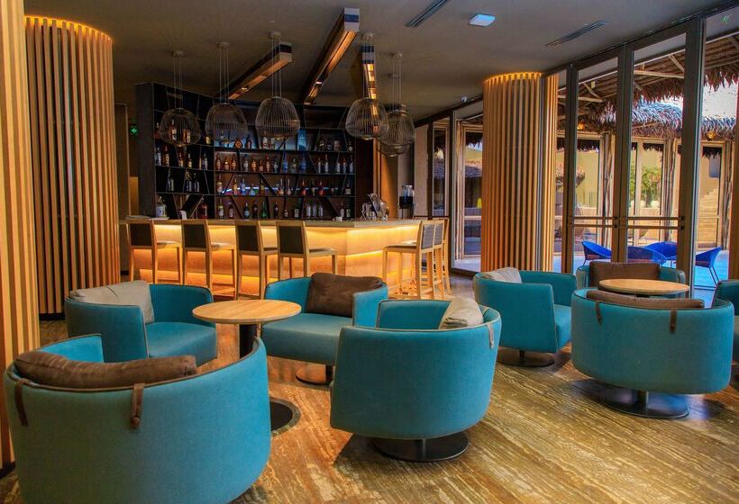 هتل Doubletree By Hilton Iquitos