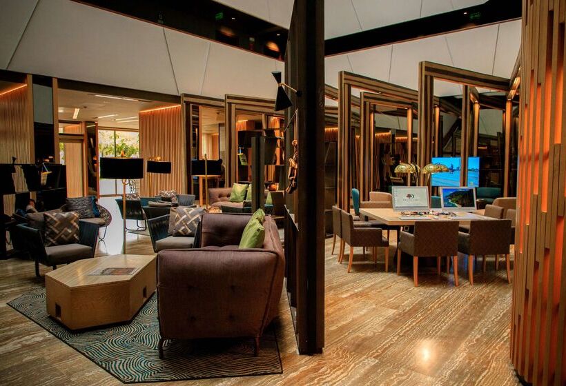 هتل Doubletree By Hilton Iquitos