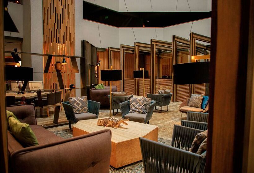 هتل Doubletree By Hilton Iquitos