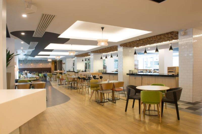 בית מלון כפרי Doubletree By Hilton Paris Bougival