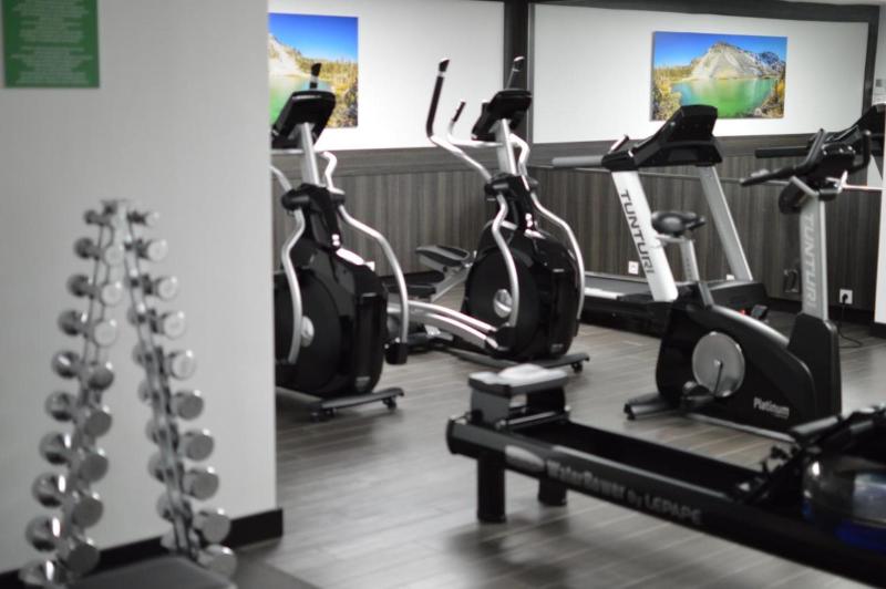 בית מלון כפרי Doubletree By Hilton Paris Bougival