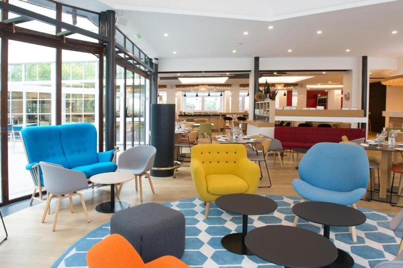 בית מלון כפרי Doubletree By Hilton Paris Bougival
