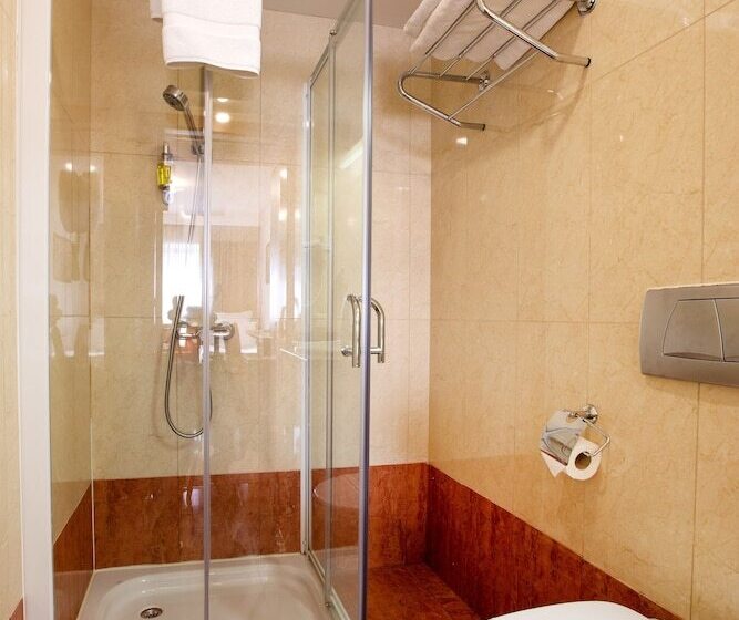 هتل Duke Romana City Center