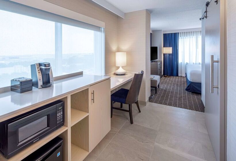 בית מלון כפרי Embassy Suites  Boston Logan Airport