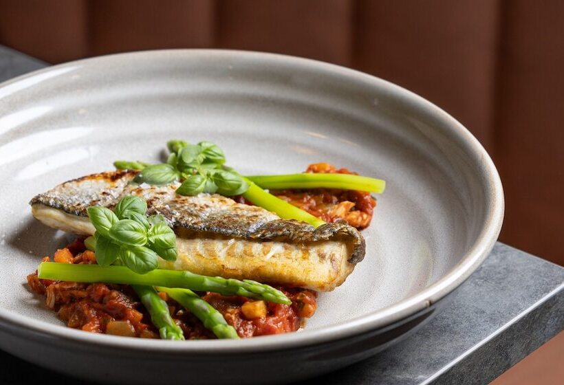 Отель Four Points By Sheraton Edinburgh